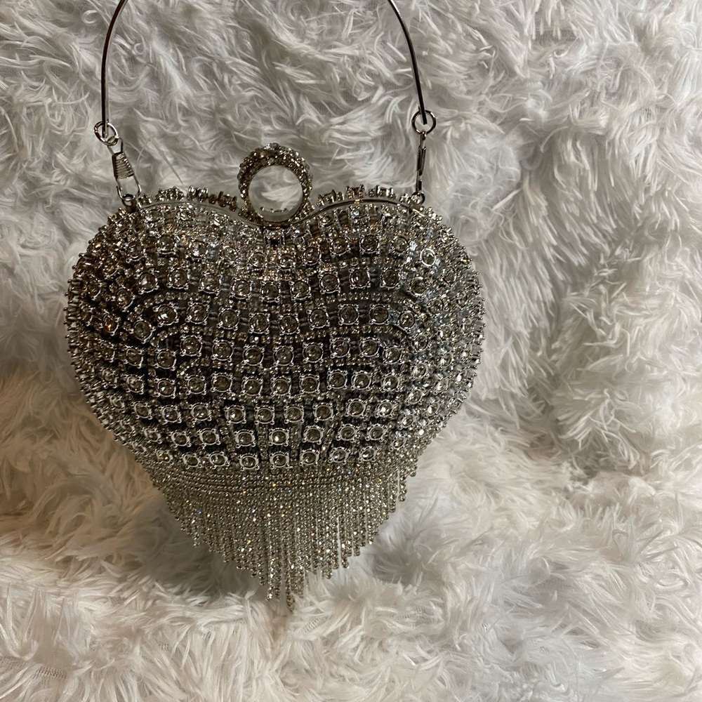 Heart shaped clutch